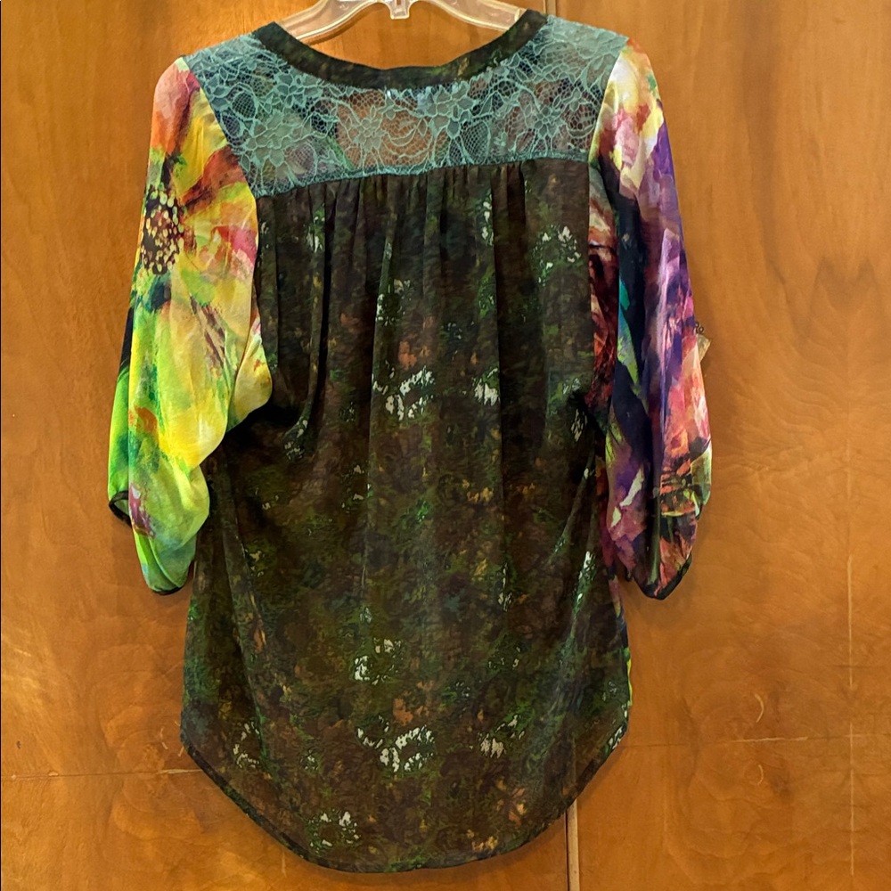 Colorful Abstract Blouse - Picture 5 of 5